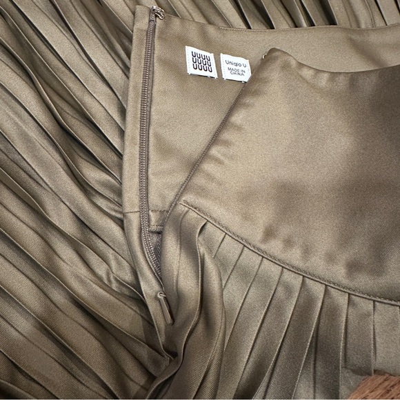 UNIQLO U Women’s Pleated Midi Skirt | Olive | Size 8 |Classic | Dark Academia - Picture 5 of 8